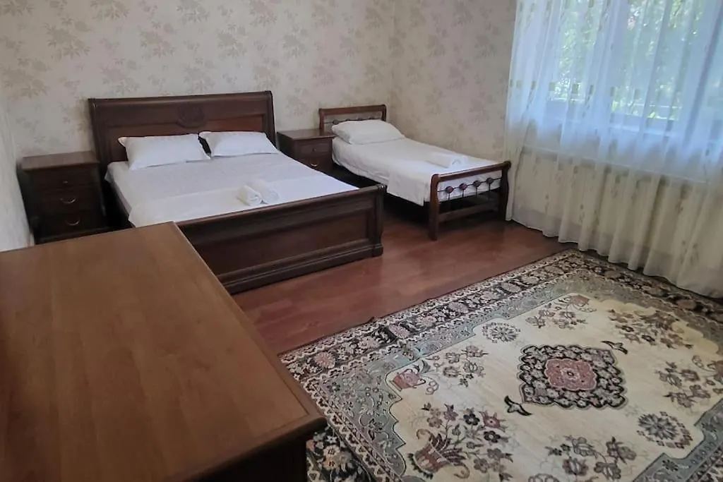 Almaty Guest House Vila
