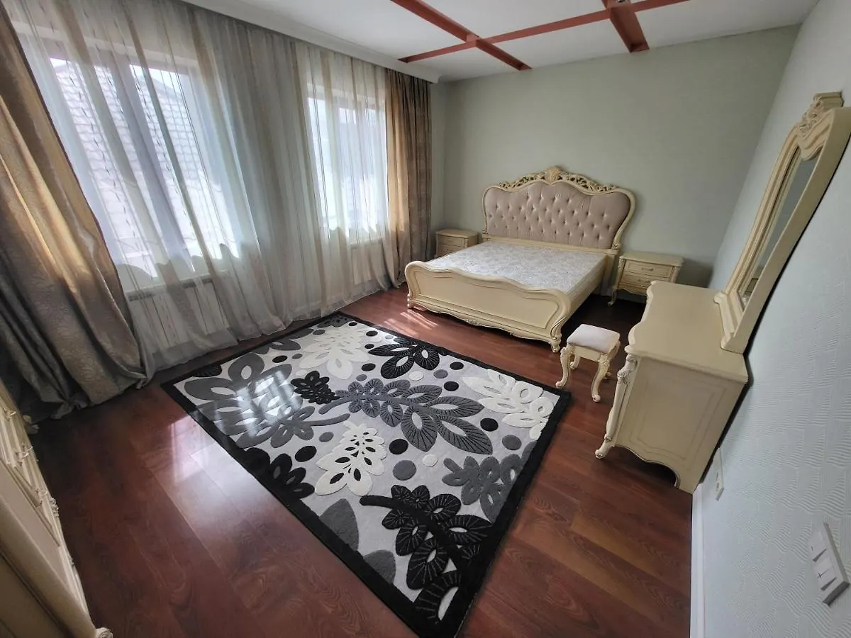 Almaty Guest House Vila